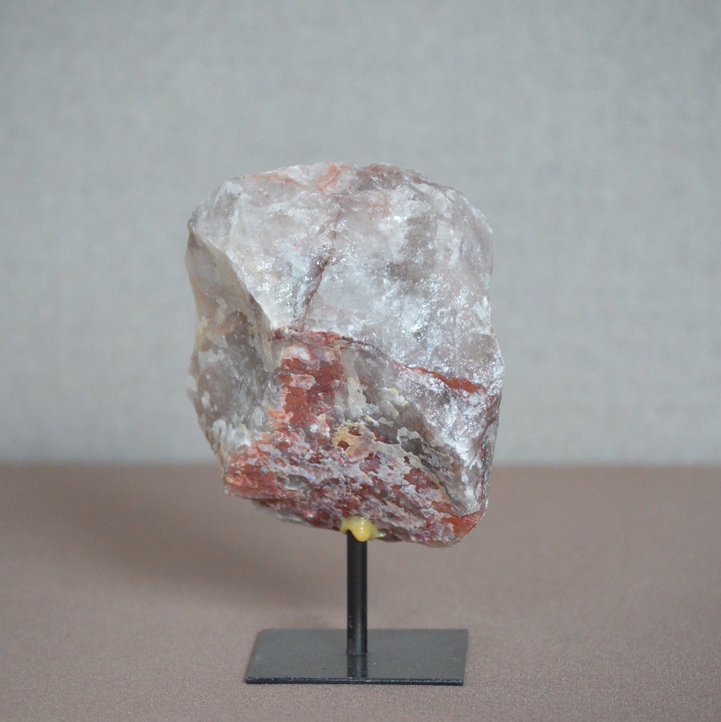 Hematietkwarts op standaard (2)